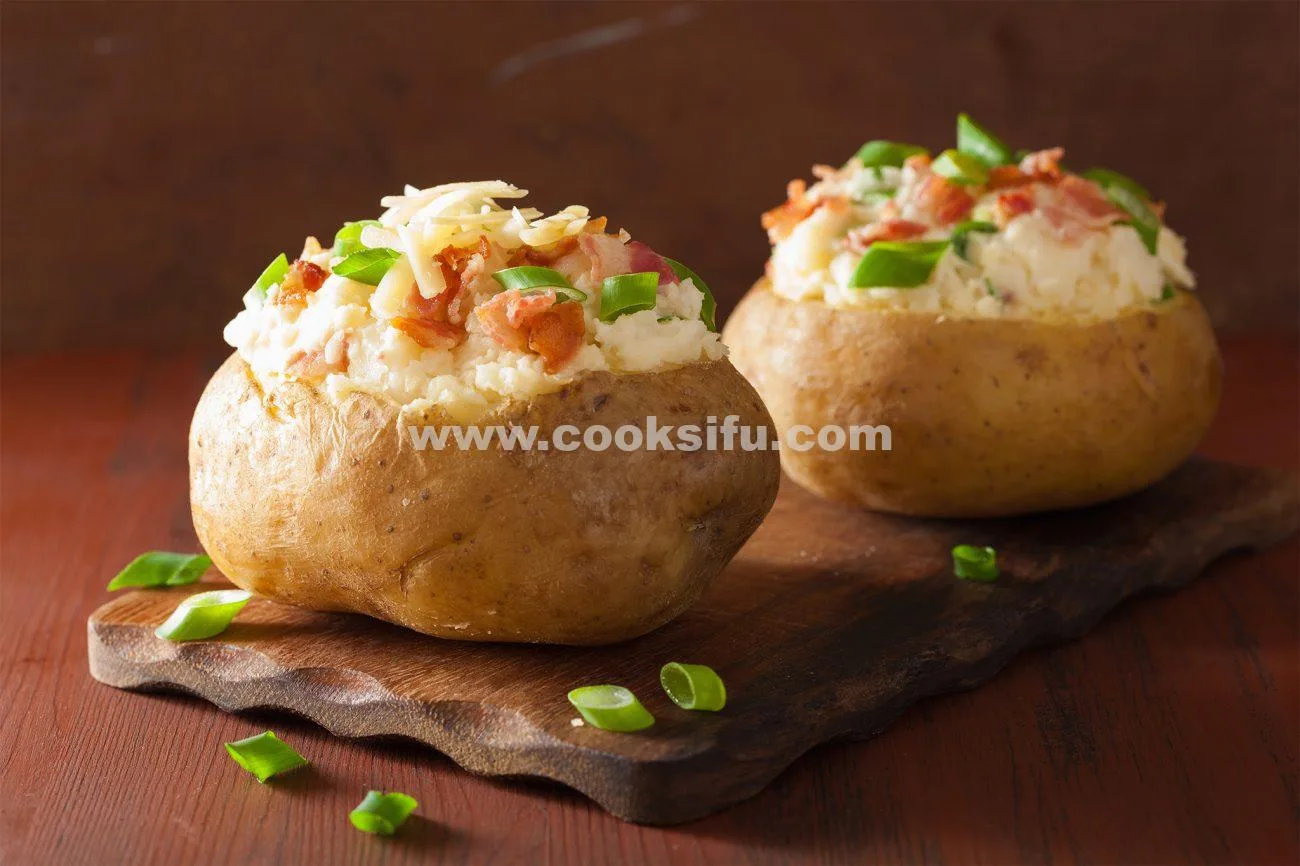 Baked Potato With Bacon and Cheese