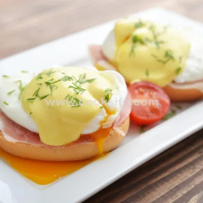 Classic Eggs Benedict