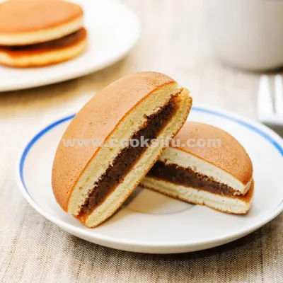 Japanese Red Bean Pancake (Dorayaki)