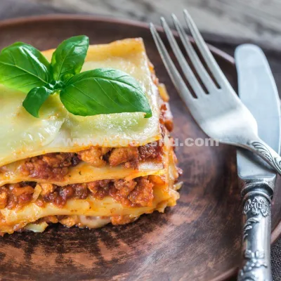 LASAGNA WITH BECHAMEL