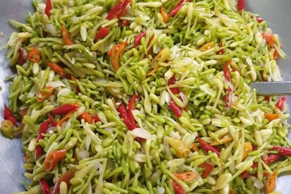 Sauteed papaya flower fern