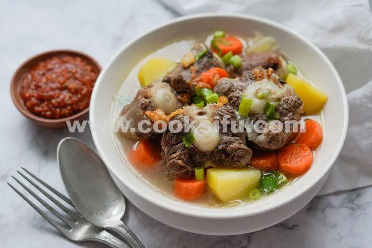 Sop Buntut (Oxtail soup)