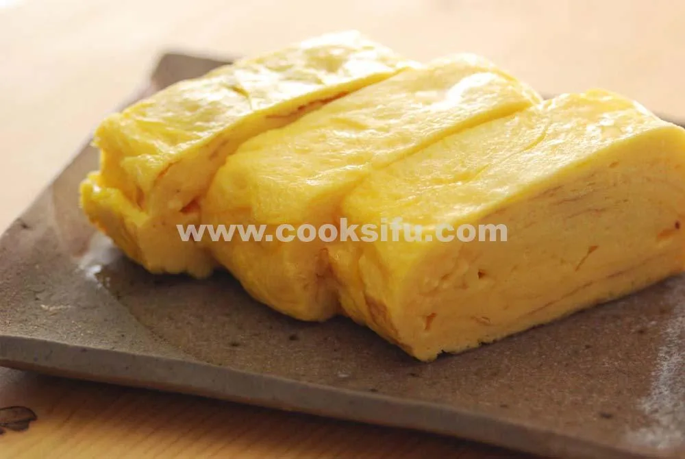 Tamagoyaki (Rolled Egg Roll)